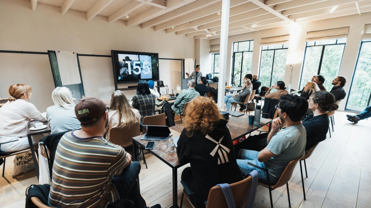 NOG Studio delivering training session to students, sharing expertise in game development and VFX with tailored educational programs for the next generation of creative talents.